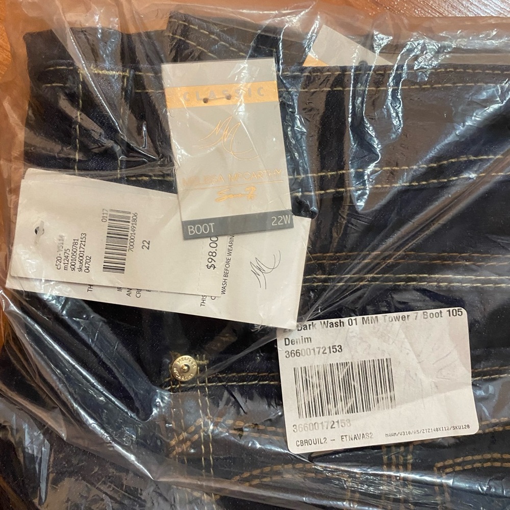 Melissa McCarthy Classic jeans. NWT!